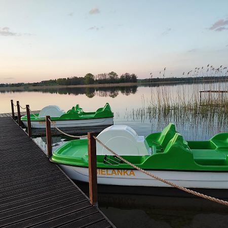 Siedlisko Nr 4A Nad Jeziorem Skarlinskim, Jezioro, Mazury, Domki Letniskowe Kurzetnik Luaran gambar